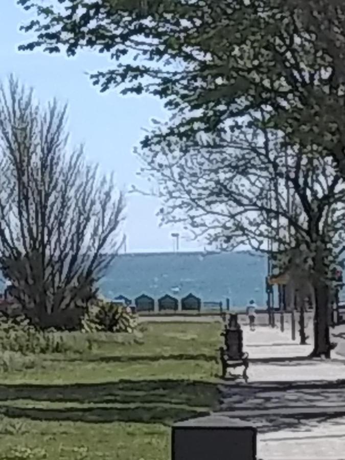 Great 2 Bedroom Apt By The Beach And Town Brighton Dış mekan fotoğraf